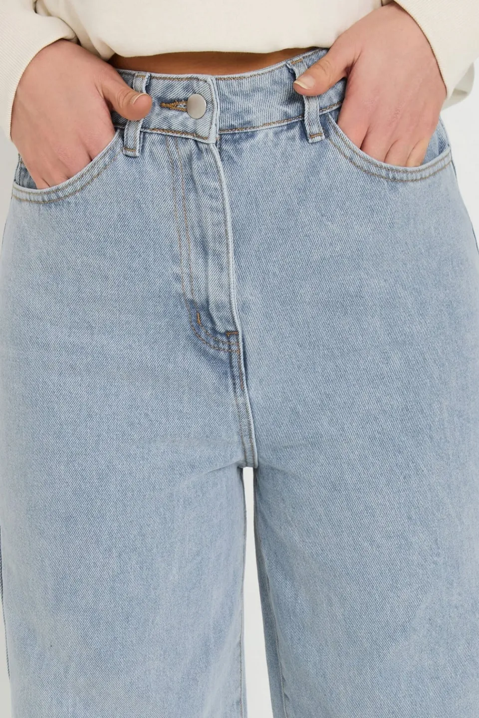 Jeans & Jeggings>Long Tall Sally Light Blue Wash Barrel Leg Jeans