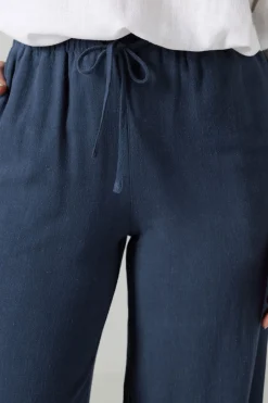 Trousers><noscript><img width=
