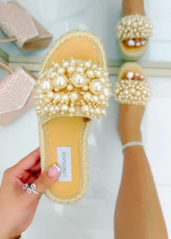 Footwear><noscript><img width=