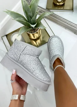 Footwear><noscript><img width=