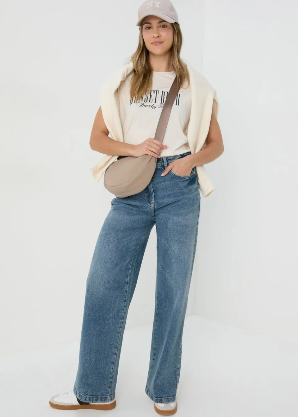 Jeans & Jeggings>Papaya Denim Mid Wash Wide Leg Jeans MidWash