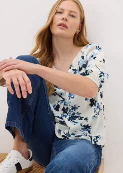 Blouses & Shirts><noscript><img width=