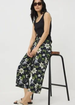 Trousers>Papaya Navy Floral Cropped Trousers