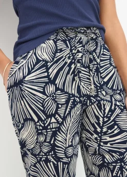 Trousers><noscript><img width=