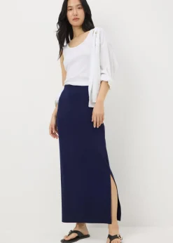 Skirts><noscript><img width=