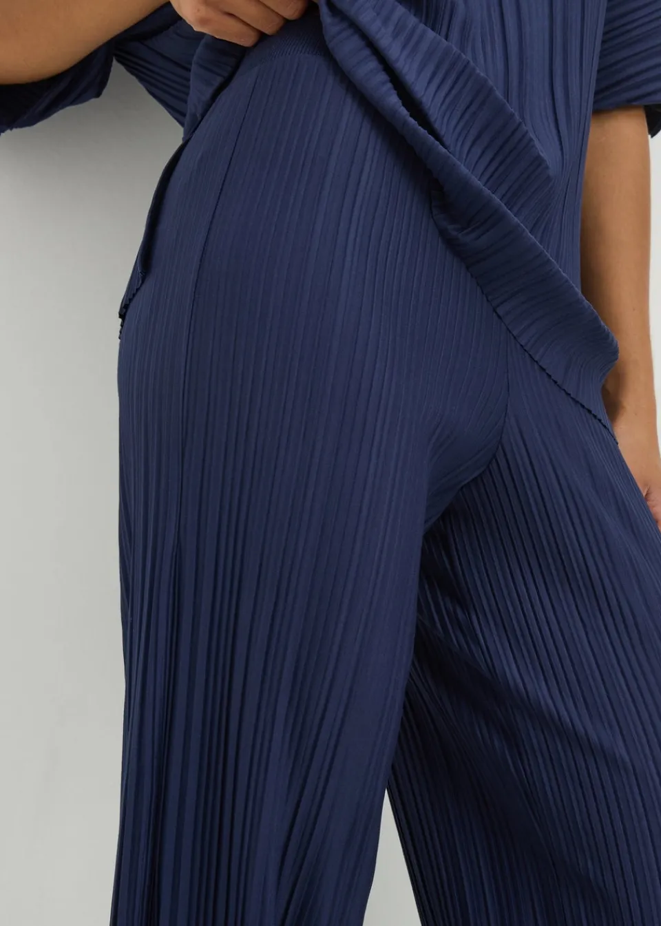 Trousers>Papaya Navy Plisse Co Ord Trousers