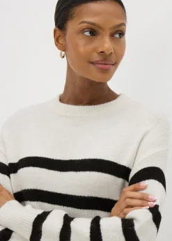 Knitwear><noscript><img width=