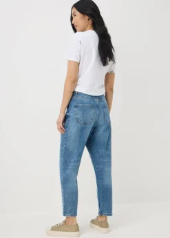 Jeans & Jeggings>Papaya Petite Mid Wash Mom Jeans