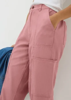 Trousers><noscript><img width=