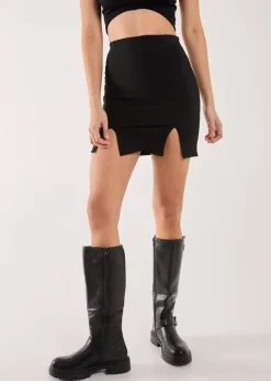 Skirts><noscript><img width=
