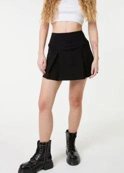 Skirts><noscript><img width=