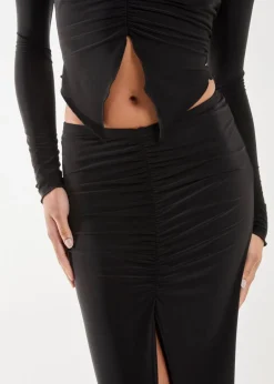 Skirts><noscript><img width=