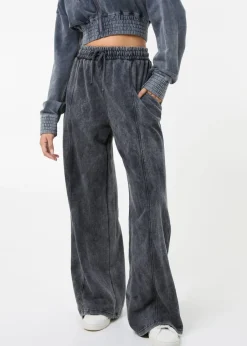 Trousers><noscript><img width=