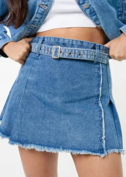 Skirts><noscript><img width=
