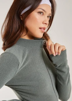 Tops><noscript><img width=