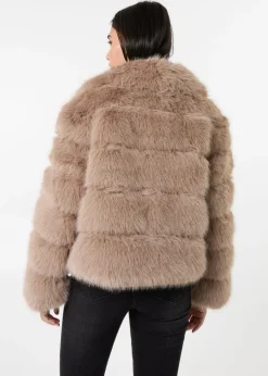 Coats & Jackets><noscript><img width=