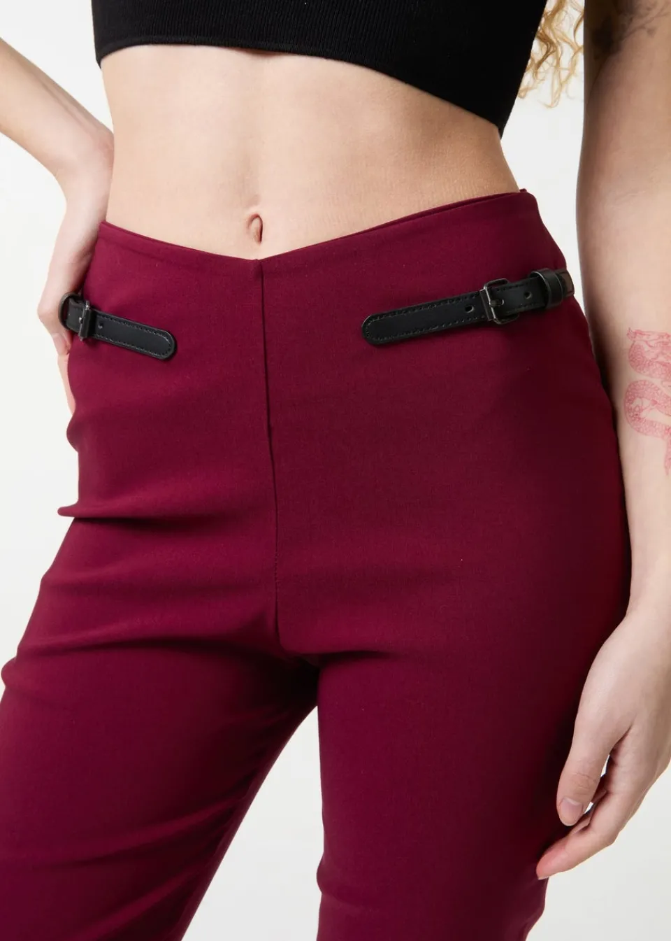 Trousers>Pink Vanilla Red Capri Pants With Belts