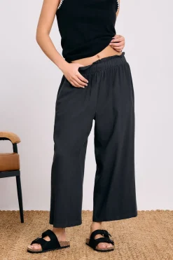 Trousers>PIXIEGIRL Petite Black Acid Wash Cropped Trousers