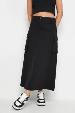 Skirts><noscript><img width=