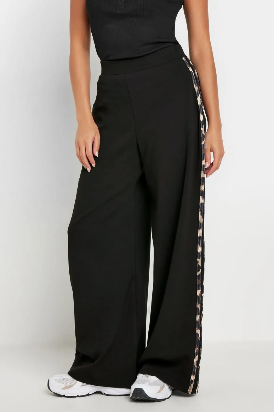 Trousers>PIXIEGIRL Petite Black Leopard Print Side Stripe Wide Leg Trousers