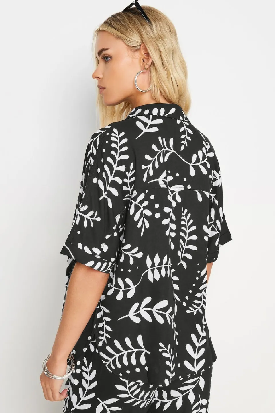 Tops>PIXIEGIRL Petite Black Leaf Print Shirt