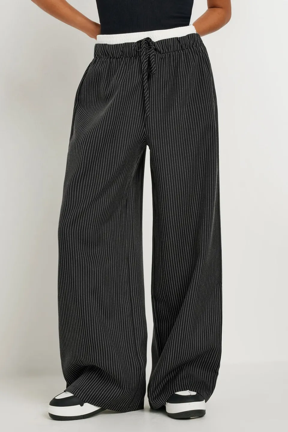 Trousers>PIXIEGIRL Petite Black Pinstripe Contrast Waist Trousers