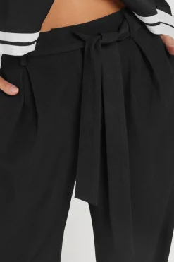 Trousers><noscript><img width=