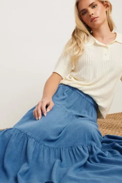 Skirts><noscript><img width=