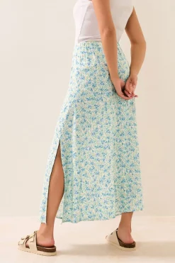Skirts><noscript><img width=