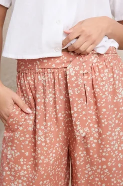 Trousers><noscript><img width=