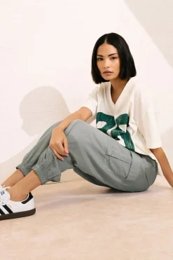 Trousers><noscript><img width=