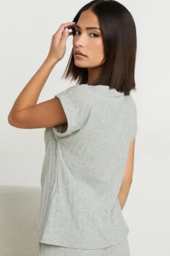 T-Shirts><noscript><img width=