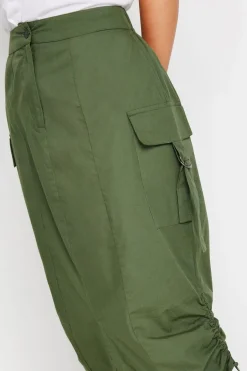 Skirts><noscript><img width=