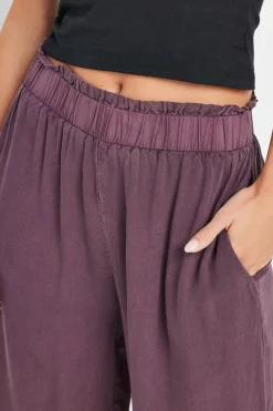 Trousers><noscript><img width=