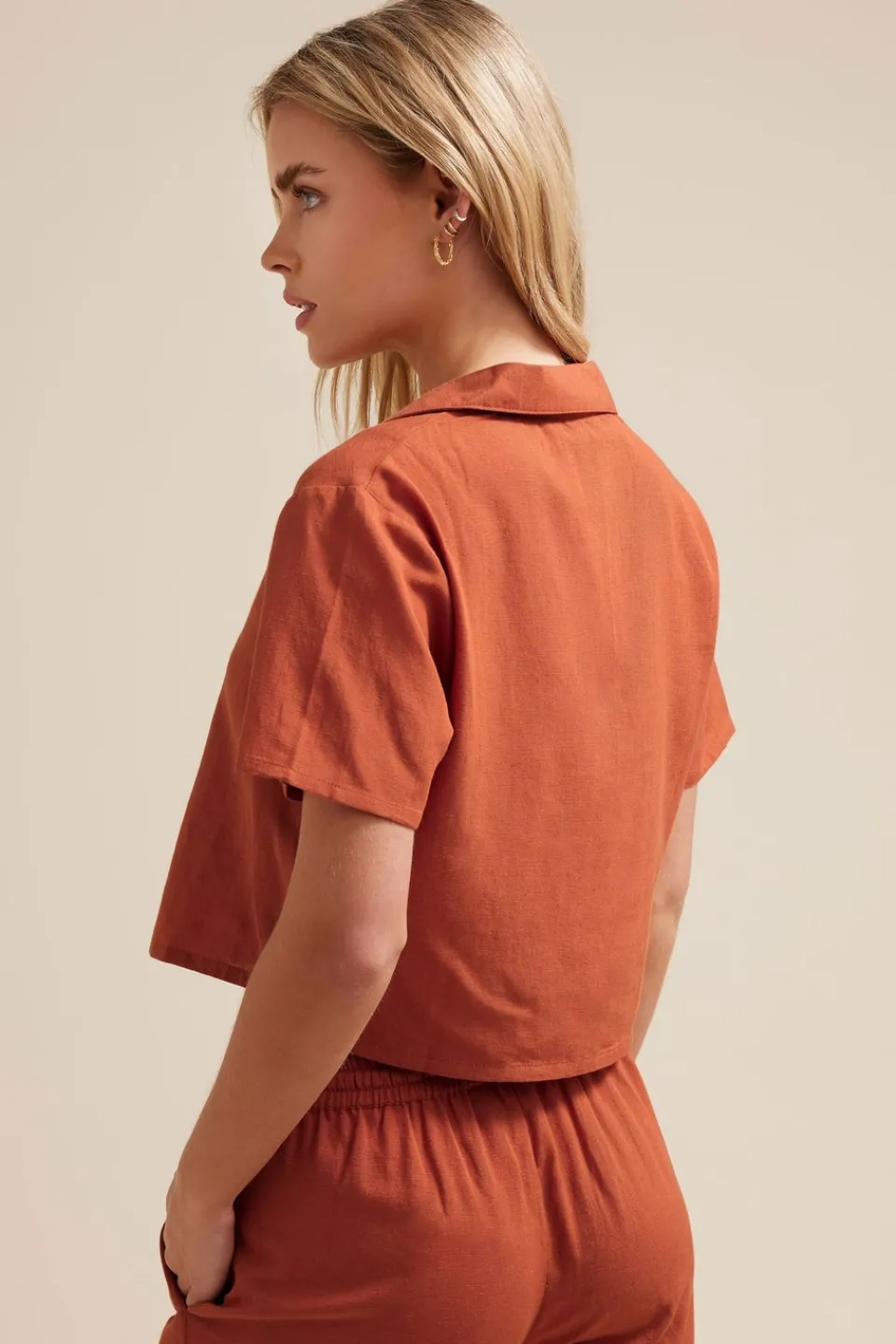 Tops>PIXIEGIRL Petite Rust Orange Linen Cropped Short Sleeve Shirt