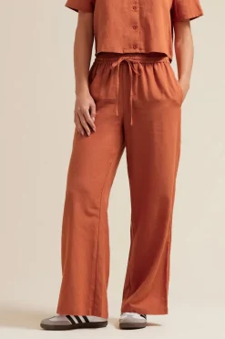 Trousers><noscript><img width=