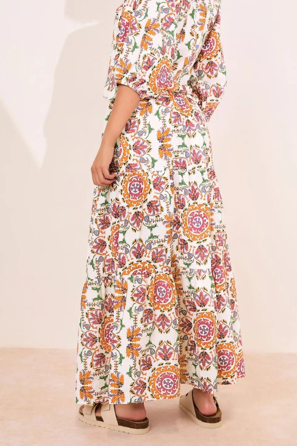 Skirts>PIXIEGIRL Petite White Abstract Tile Tiered Maxi Skirt