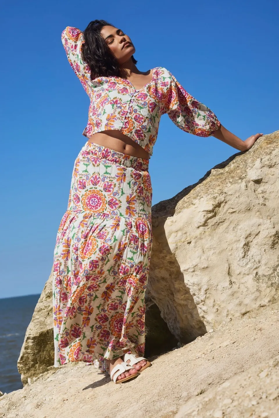 Skirts>PIXIEGIRL Petite White Abstract Tile Tiered Maxi Skirt
