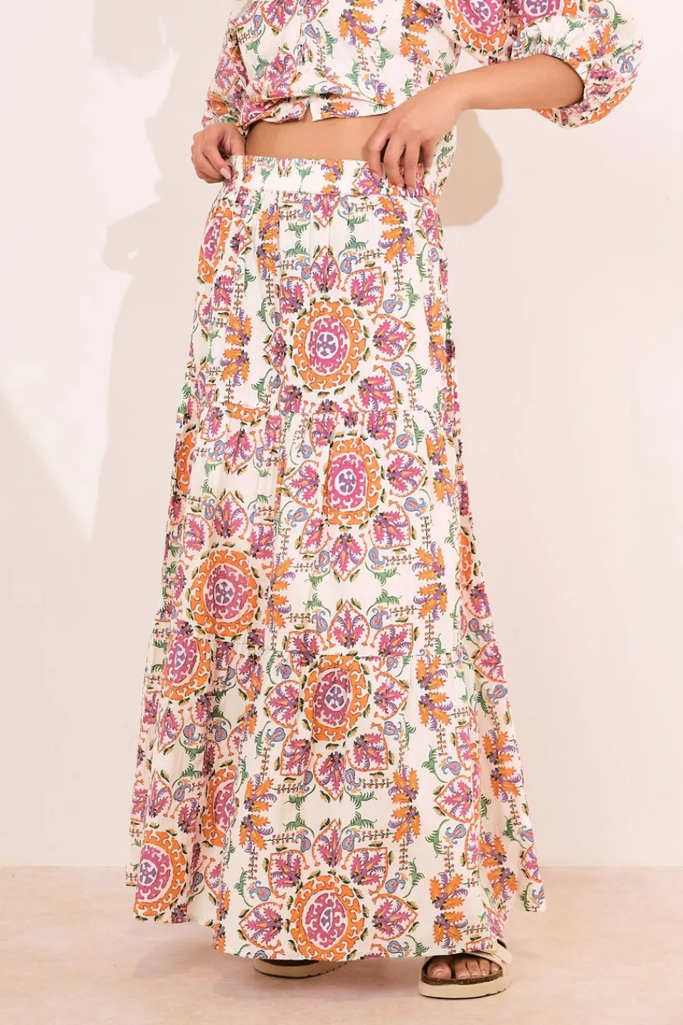 Skirts>PIXIEGIRL Petite White Abstract Tile Tiered Maxi Skirt