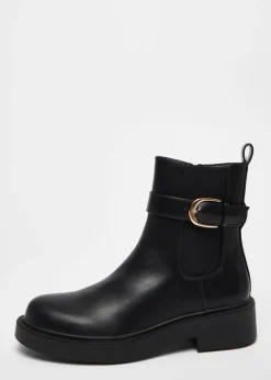 Footwear><noscript><img width=