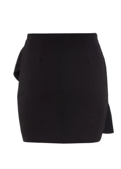 Skirts><noscript><img width=