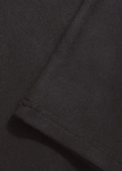 Skirts><noscript><img width=