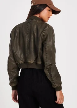 Coats & Jackets><noscript><img width=