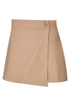 Skirts><noscript><img width=