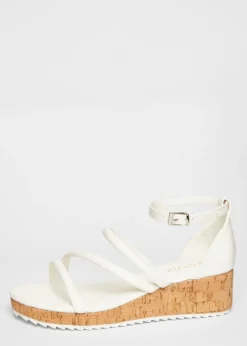 Footwear><noscript><img width=