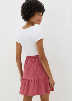 Skirts><noscript><img width=