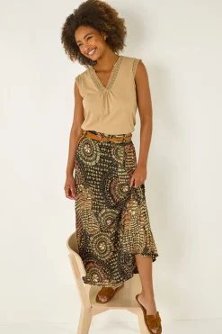 Skirts><noscript><img width=
