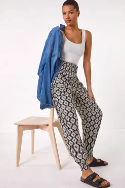 Trousers><noscript><img width=