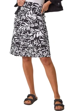 Skirts><noscript><img width=