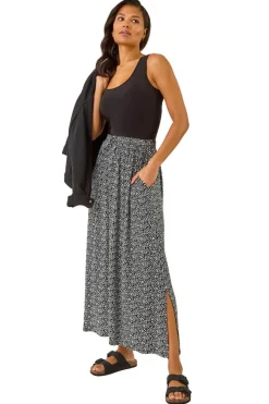 Skirts><noscript><img width=